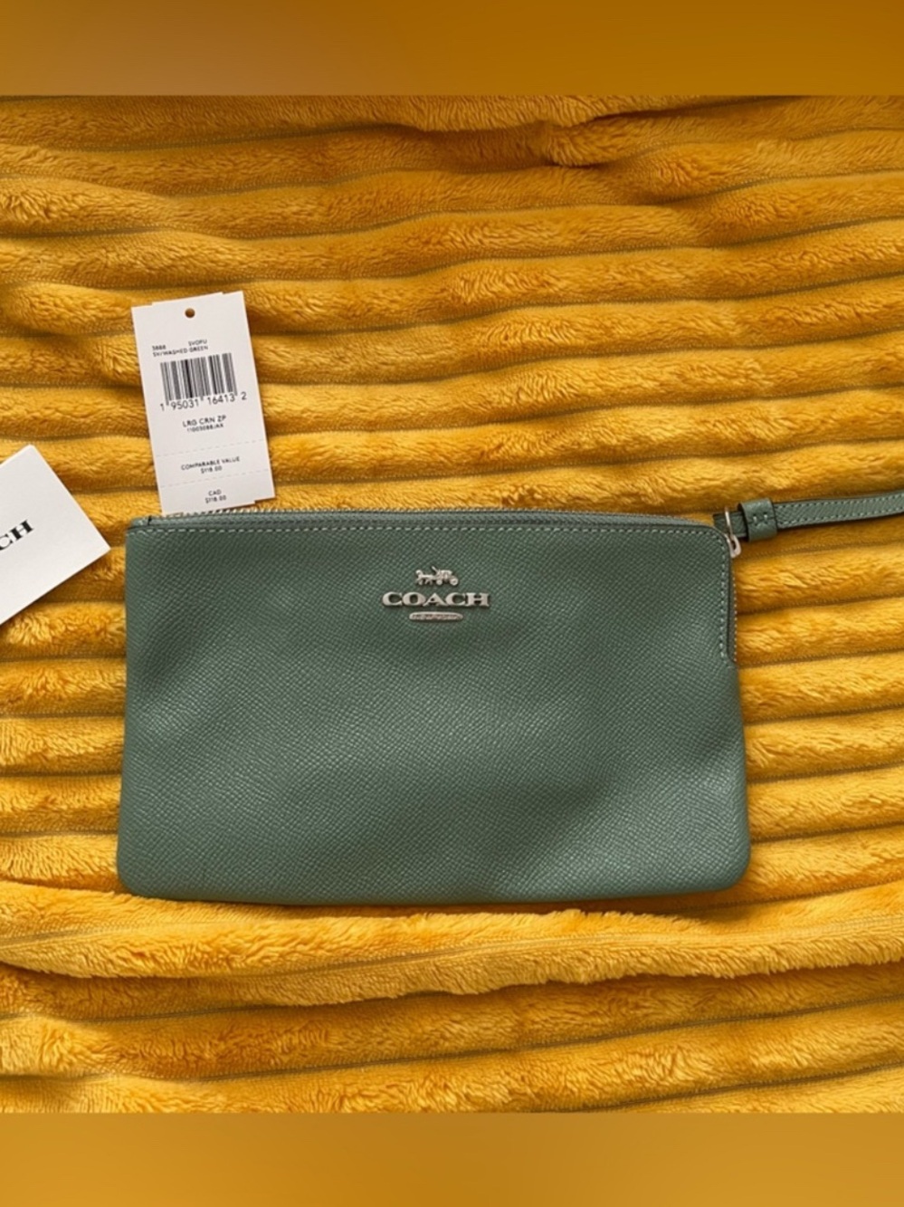 COACH Pebbled Leather Wristlet Clutch in Sage Green, NWT